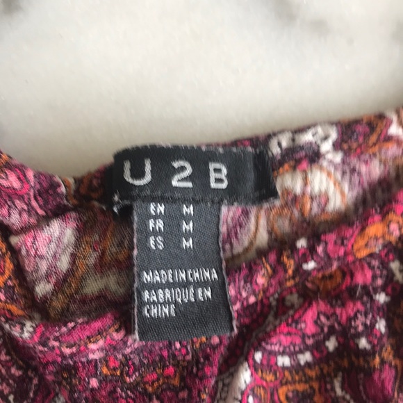 FREE WITH PURCHASE Beautiful crop top! - Picture 2 of 5